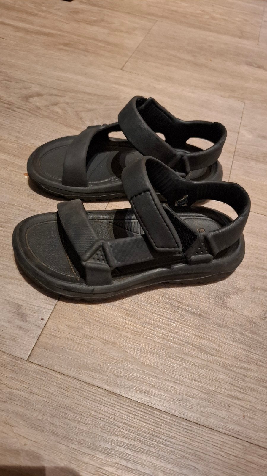 Zwarte Teva sandalen maat 32/33, Gebruikt, Jongen of Meisje, Overige typen, Teva