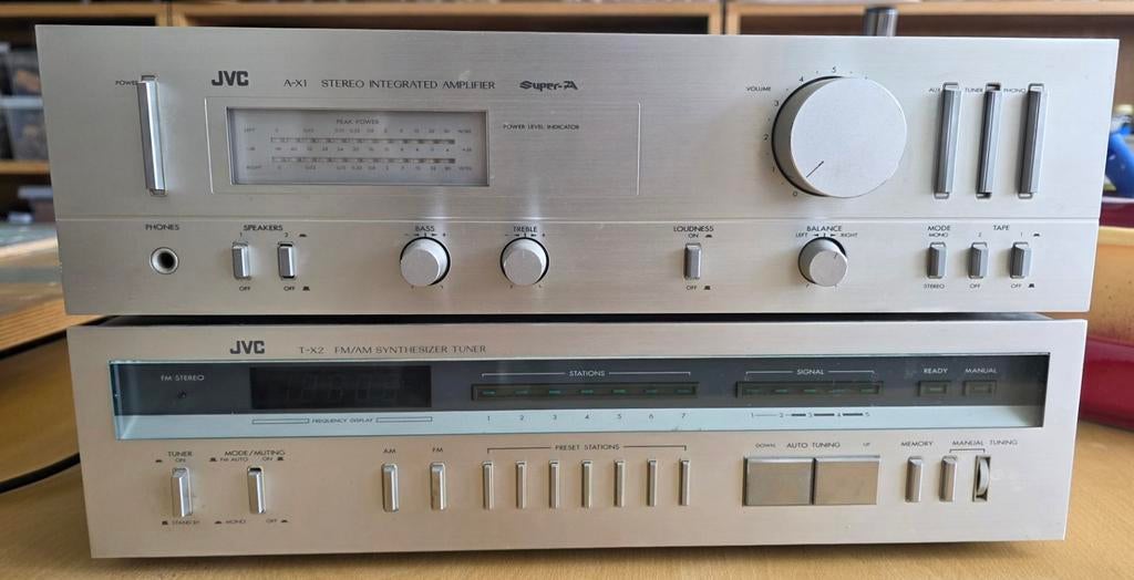 Vintage JVC T-X2 FM/AM synthsizer tuner, Audio, Tv en Foto, Versterkers en Receivers, Ophalen, Gebruikt, JVC, 60 tot 120 watt