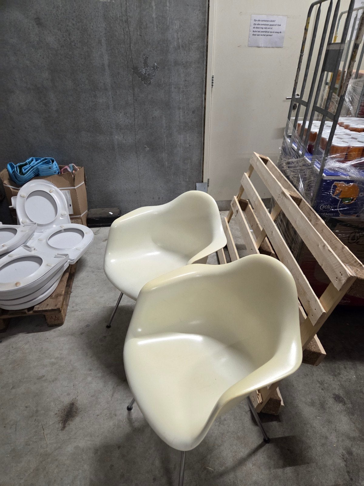 Te koop stoelen tafels vuilnisbakken poefen, Gebruikt, Overige kleuren, Modern, Klassiek, Divers, Ophalen of Verzenden