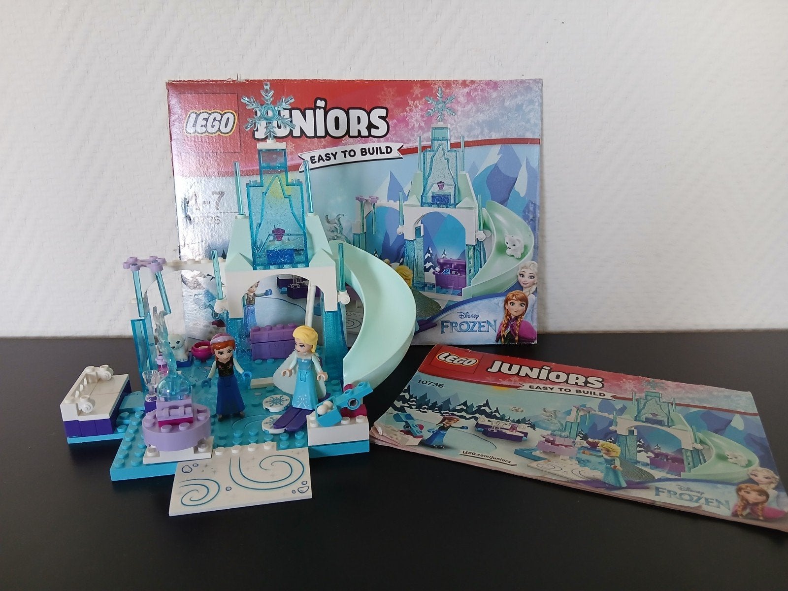 Lego Juniors Disney Frozen Anna & Elsa's Winter Wonderland, Lego, Ophalen of Verzenden, Zo goed als nieuw, Complete set