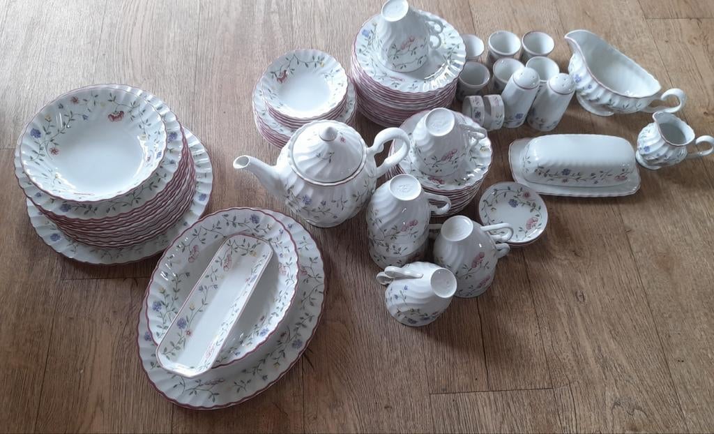 Servies Summer Chintz van Johnson Brothers, Ophalen of Verzenden, Zo goed als nieuw, Overige stijlen, Porselein