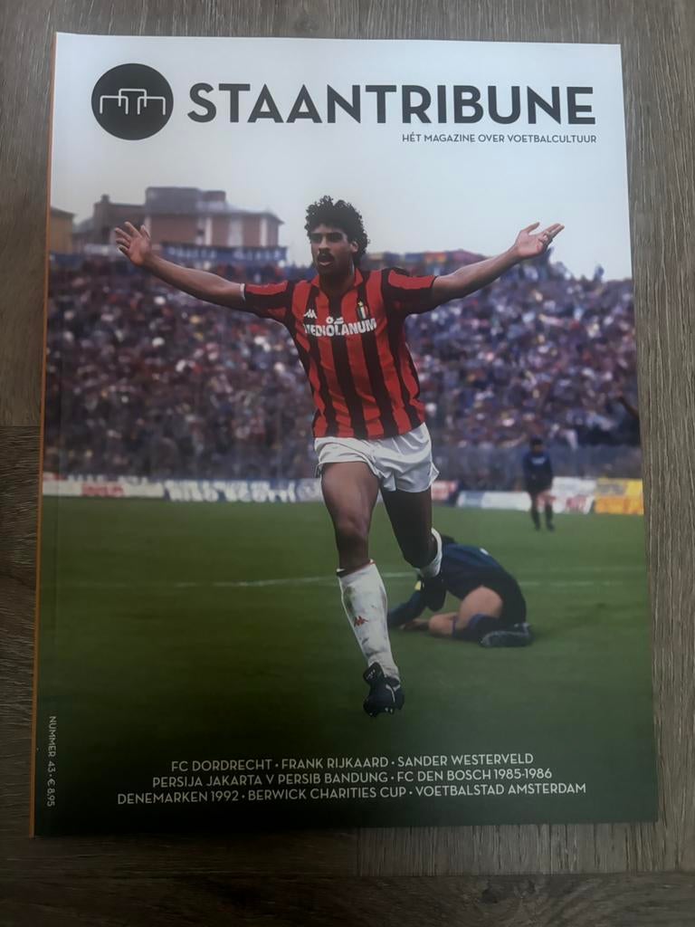 Staantribune Magazine NR 43, Ophalen of Verzenden, Zo goed als nieuw, Boek of Tijdschrift
