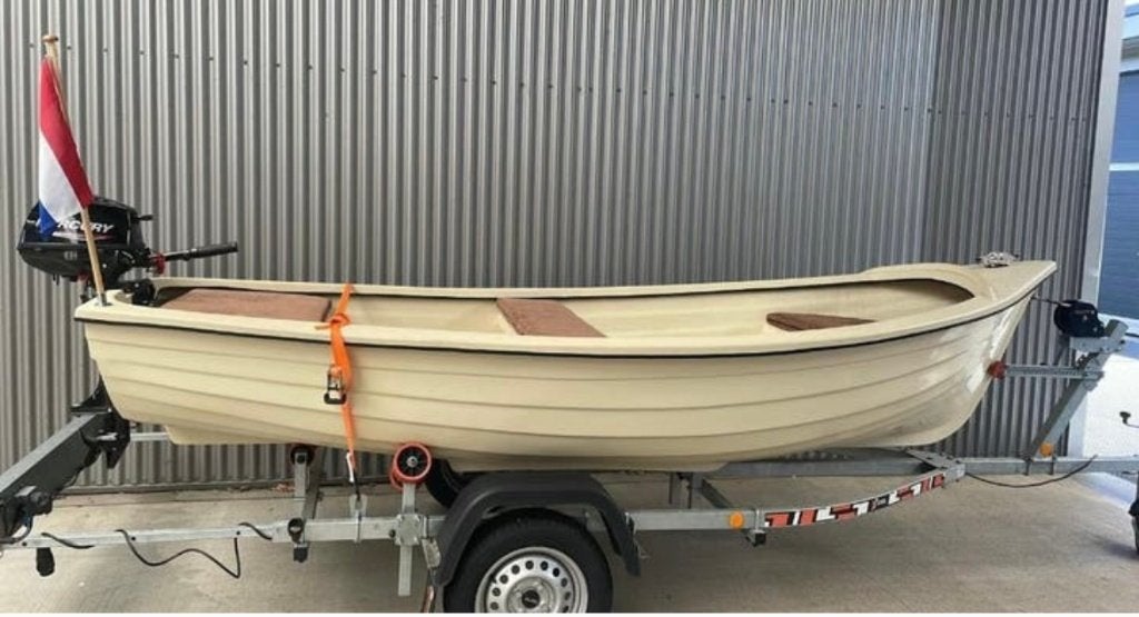 Verano 390 sloep - incl motor en trailer, Ophalen, Zo goed als nieuw, Buitenboordmotor, Kussenset