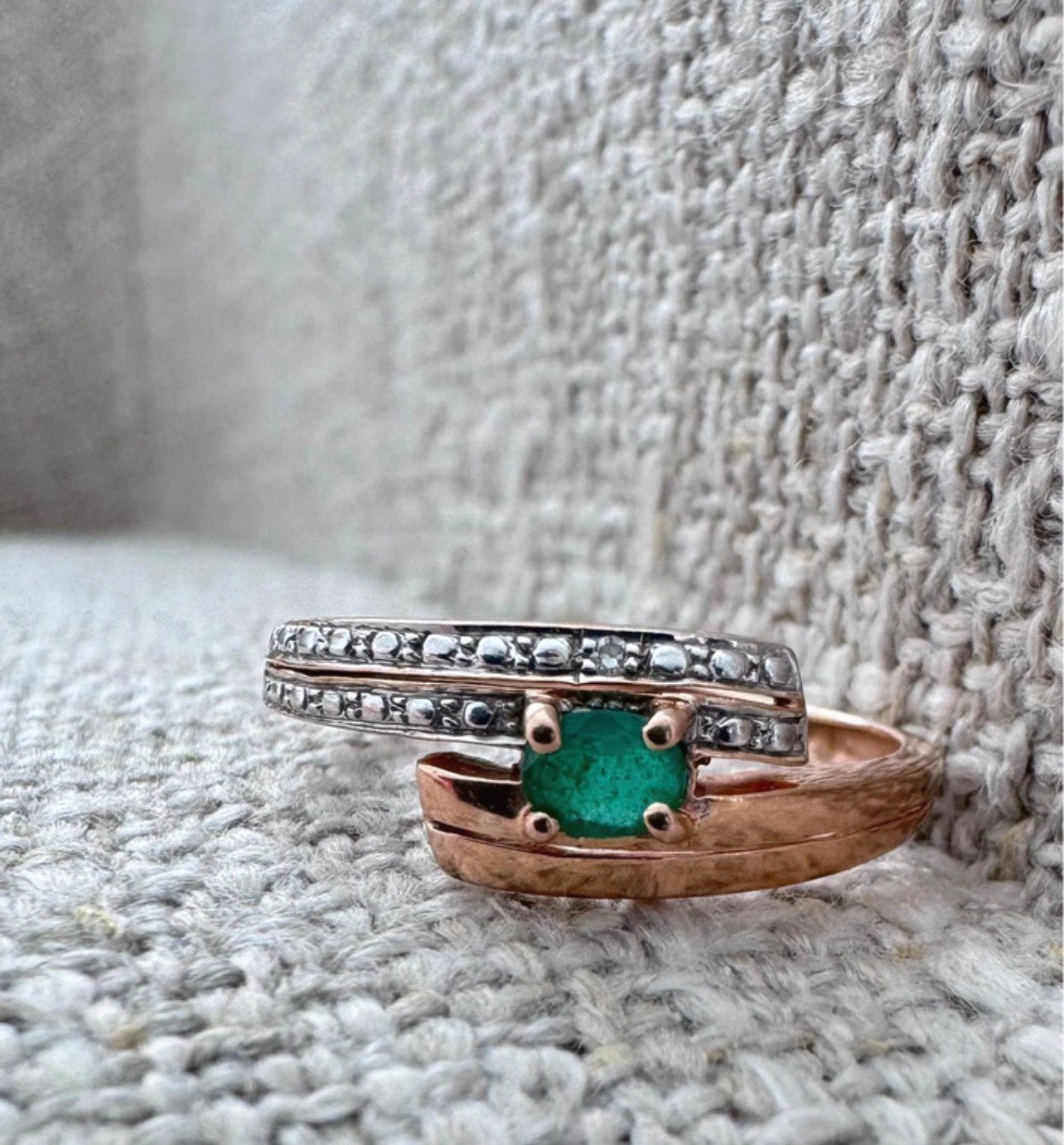 14k Gouden Ring met Russische Smaragd & Diamant, Gebruikt, Ophalen of Verzenden, 17 tot 18, Dame
