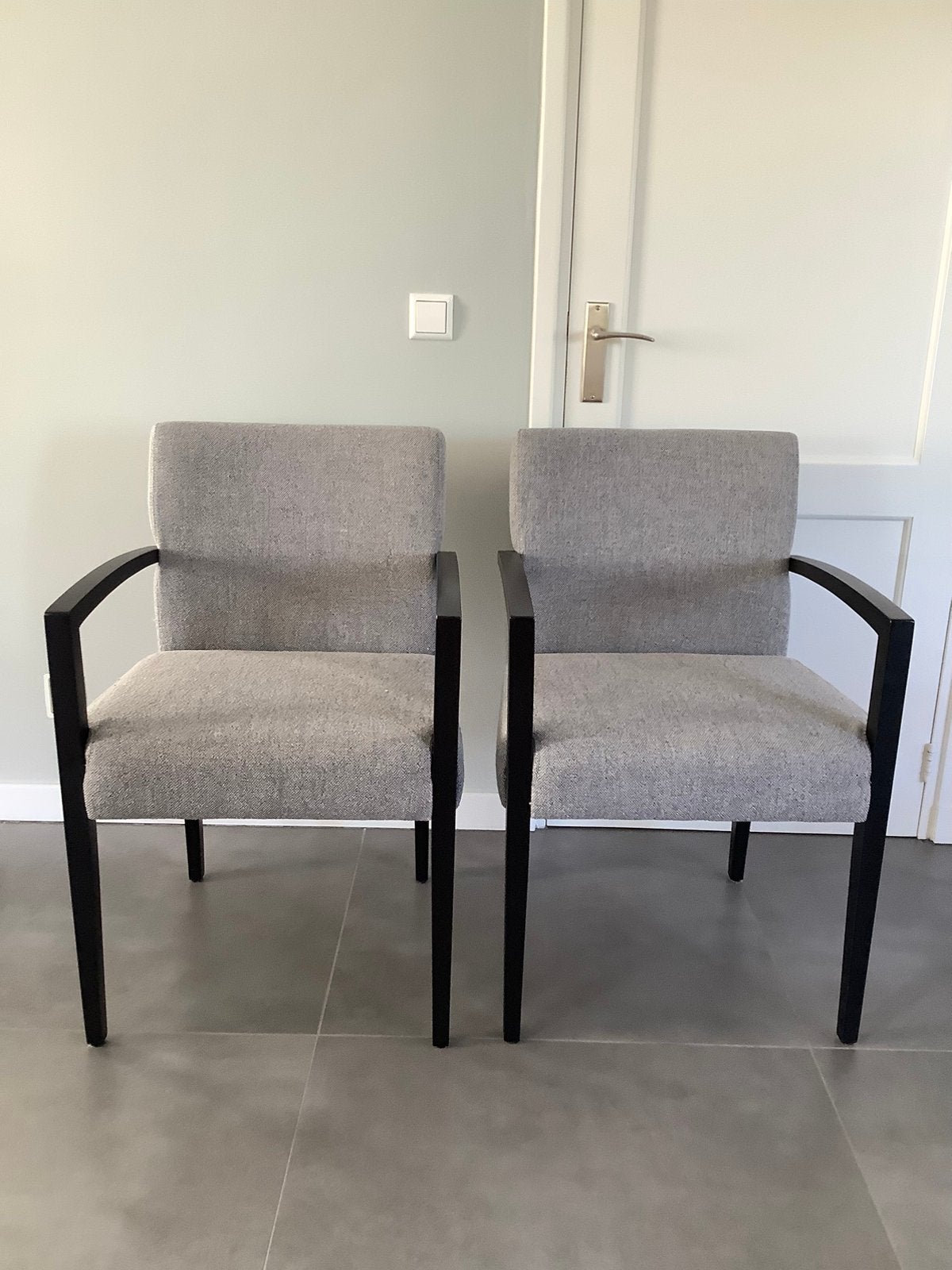 2 eetkamerstoelen met binnenvering merk Mobitec, Huis en Inrichting, Ophalen, Zo goed als nieuw