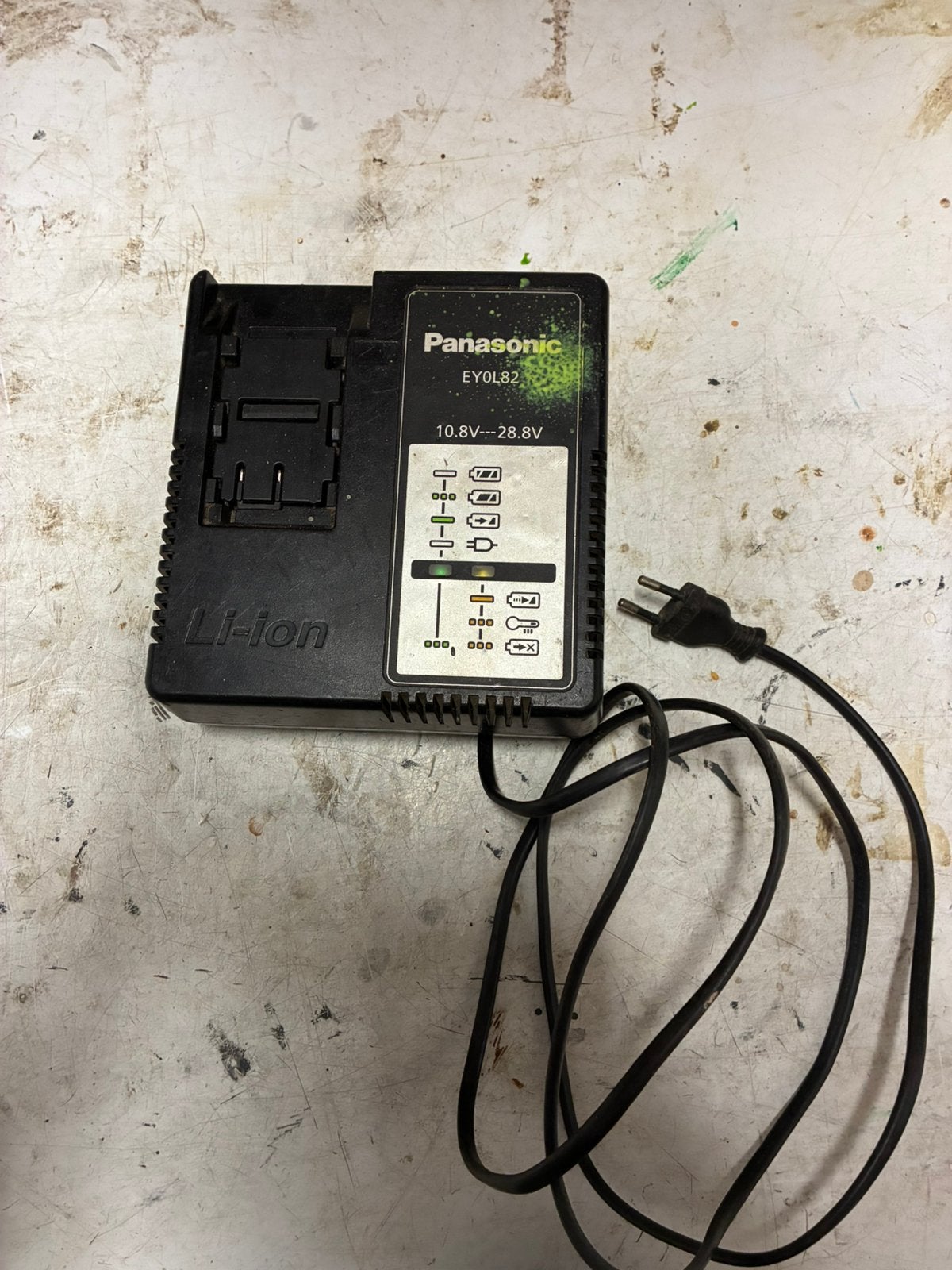 Panasonic EYOL81 Li-ion acculader 10.8V - 28.8V, Ophalen of Verzenden, Gebruikt