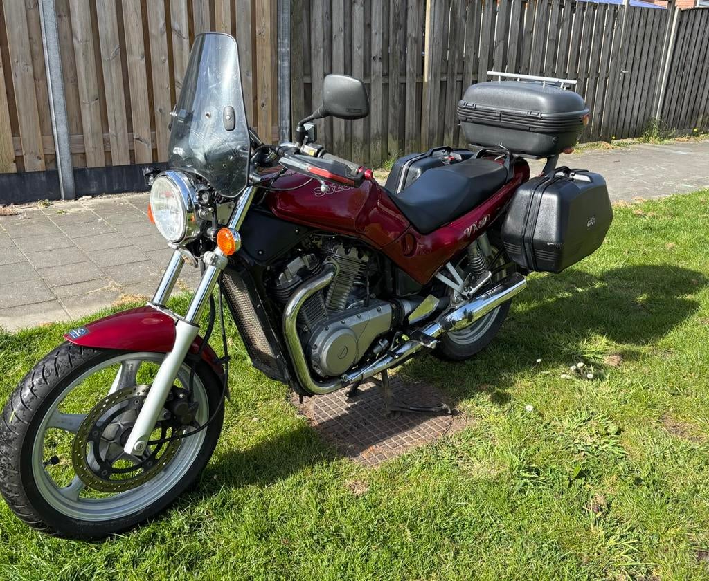 Suzuki VX800 uit 1994, Motoren, 2 cilinders, Cardan-aandrijving, Motorrijbewijs A, Particulier