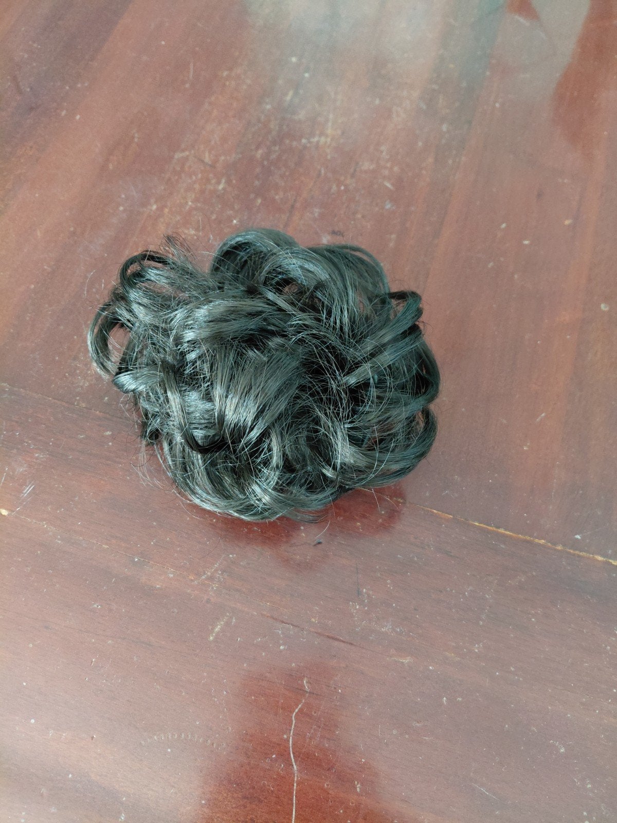 Te koop nieuwe rommelige haarknot knot met vaste haarklem, Ophalen of Verzenden, Nieuw, Overige typen