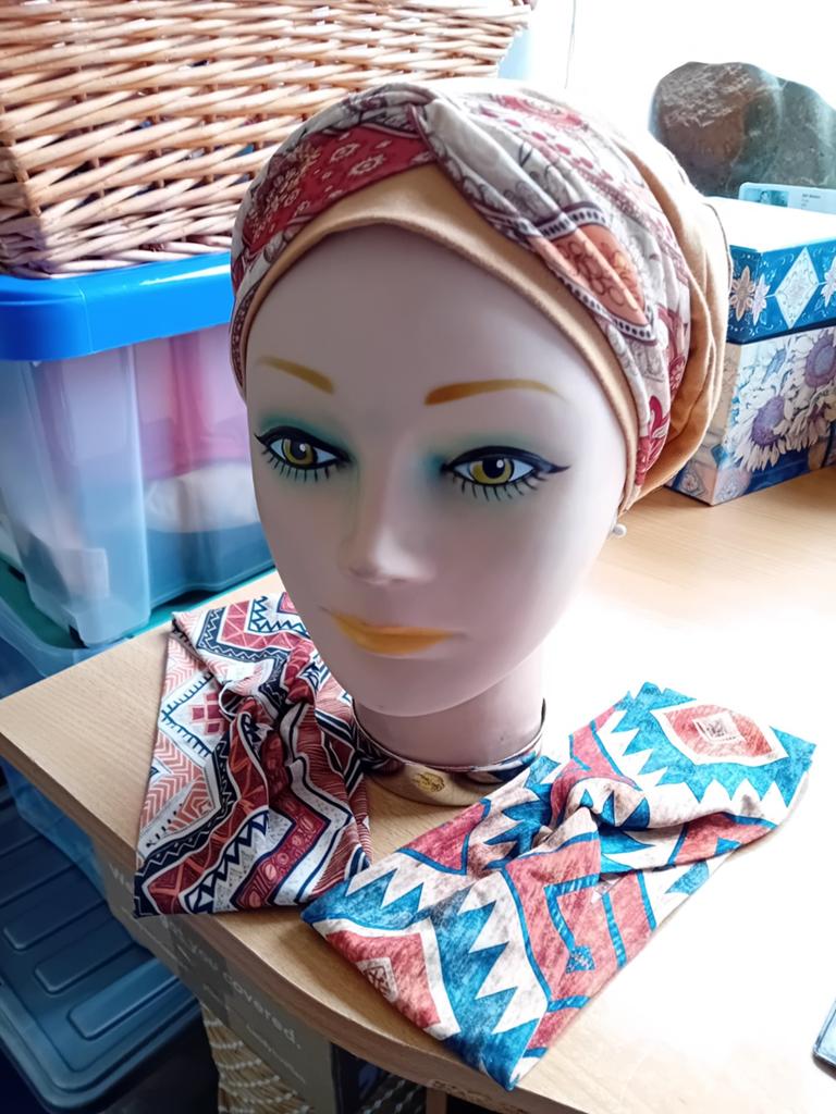 Mooi tricot mutsjes met haarband erover, Ophalen of Verzenden, Nieuw, Muts