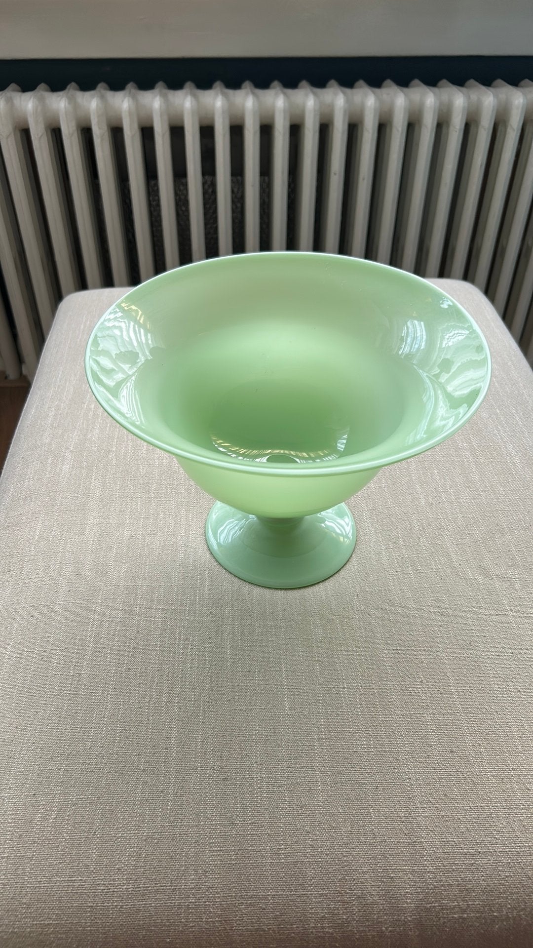 RIVIERA MAISON Pastel groen glazen schaal op voet. 28x20x11, Op voet, Schaal, Rond, Ophalen of Verzenden