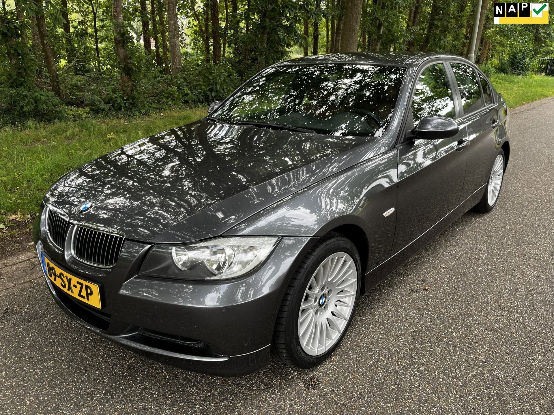 BMW 3-serie 320i Graphite, Achterwielaandrijving, 4 cilinders, 150 pk, Handgeschakeld