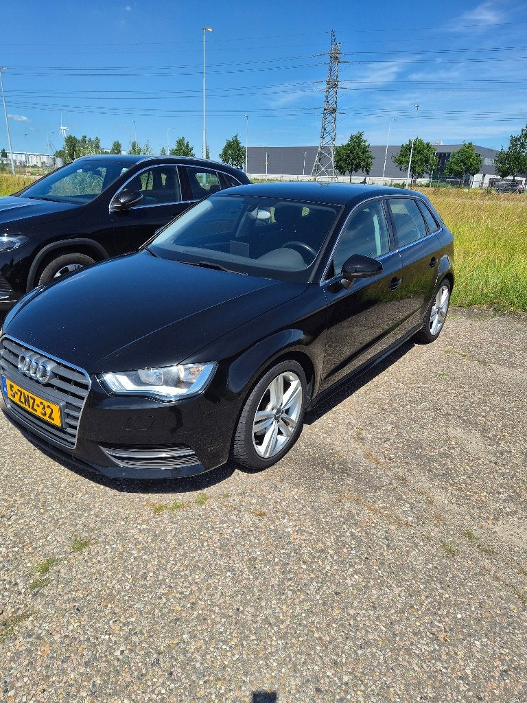 Audi A3 1.6 TDI 81KW Sportback 2015 Zwart, Auto's, Audi, Voorwielaandrijving, 4 cilinders, 150 pk, Zwart