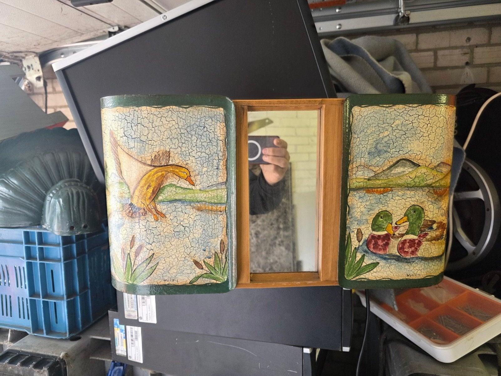 Vintage houten medicijnkastje met eendenmotief, Ophalen