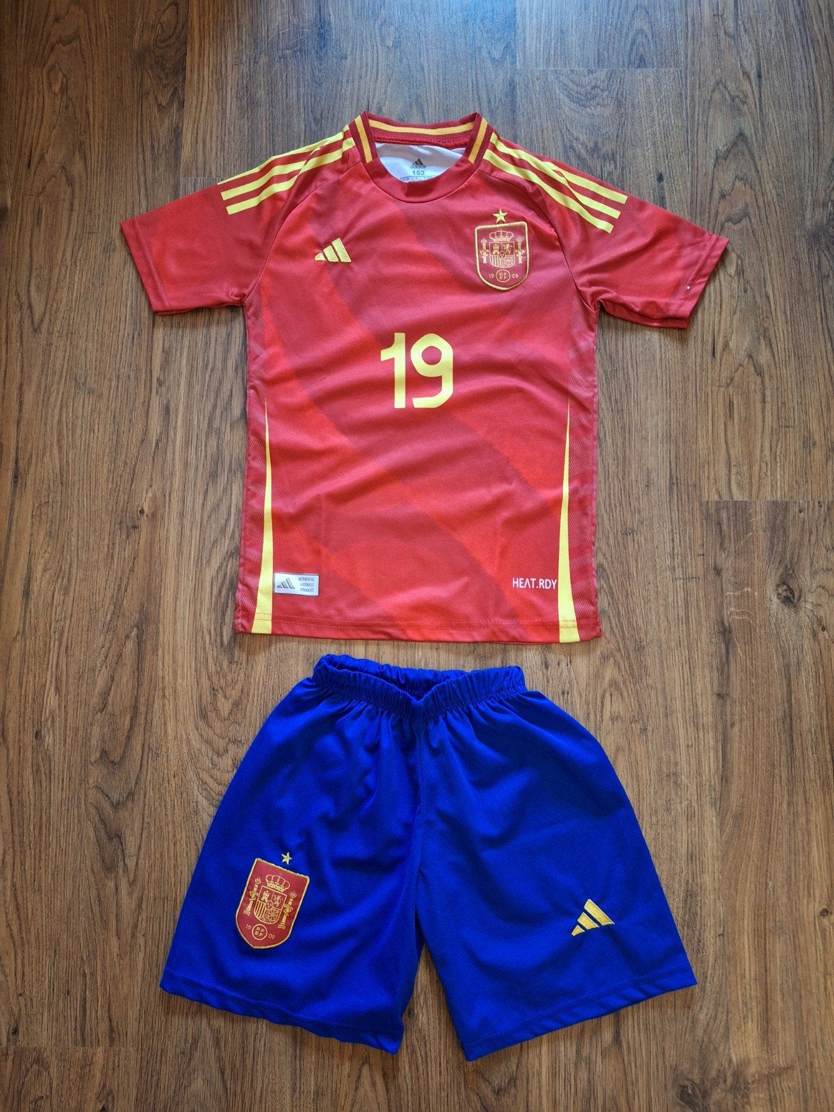 Tenue Spanje Lamine Yamal maat 152, Ophalen