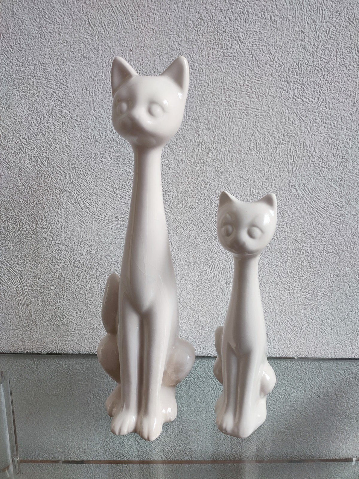 Set van 2  Vintage Witte Keramische Kattenbeeldjes - Decorat, Gebruikt, Ophalen of Verzenden, Modern, Wit