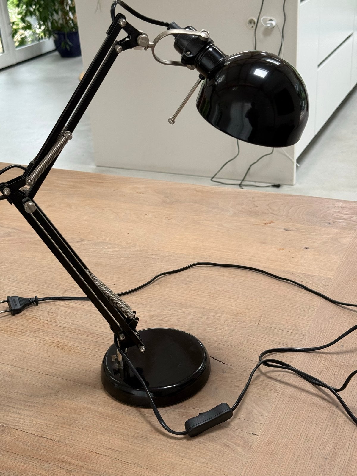 Mooie zwarte IKEA Forsa bureaulamp, Ophalen of Verzenden, Zo goed als nieuw, Metaal, 50 tot 75 cm