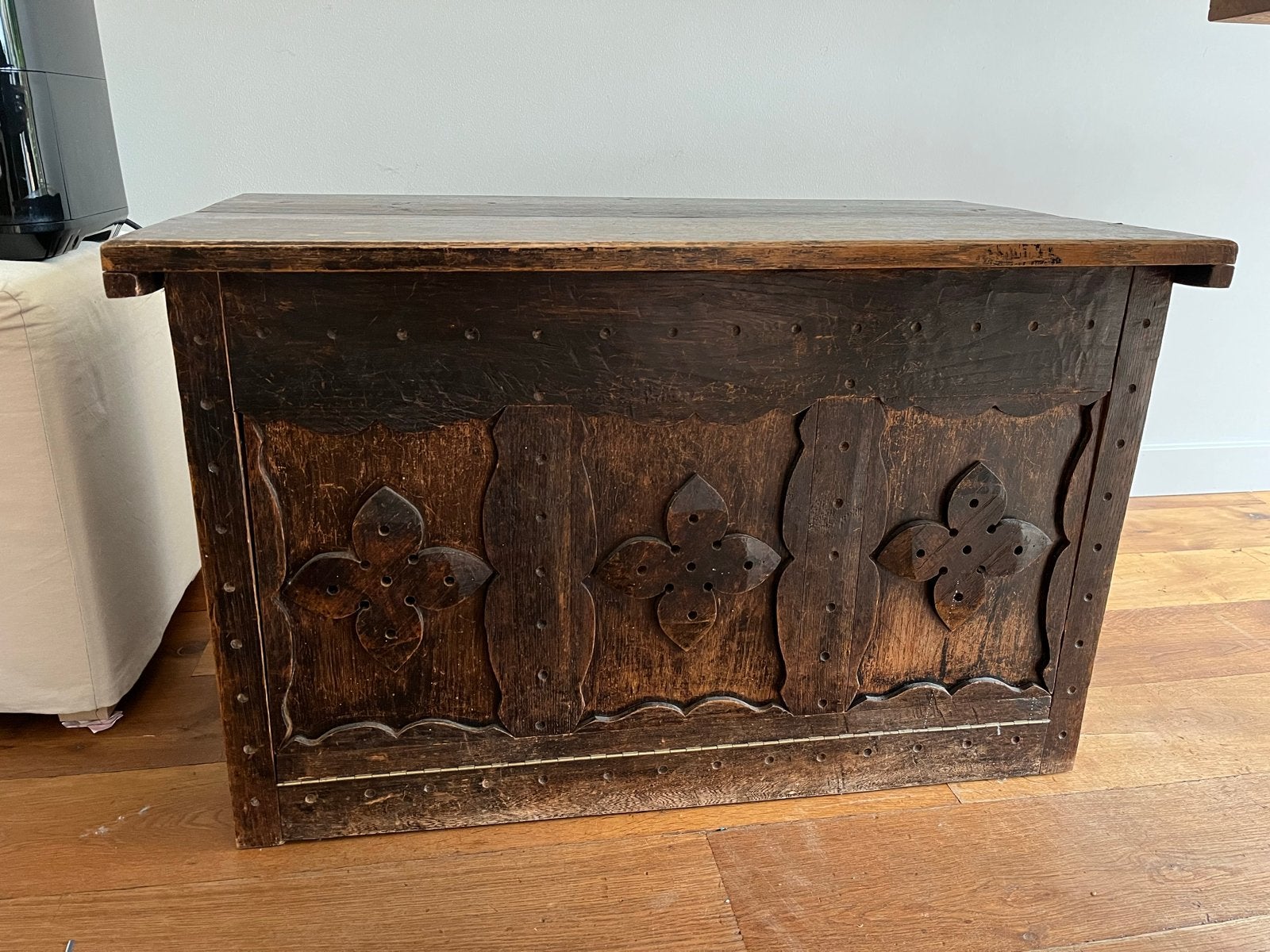 Oude houten kist met decoratieve panelen!, Ophalen, 50 – 75, Gebruikt, Minder dan 50 cm