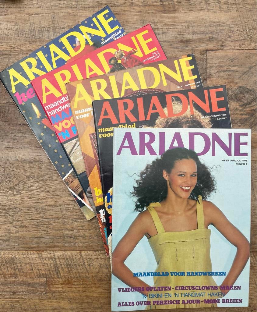 Ariadne Handwerkbladen - Jaargang 1978 (10 nummers), Hobby en Vrije tijd, Kledingpatronen, Zo goed als nieuw, Vrouw, Ophalen of Verzenden