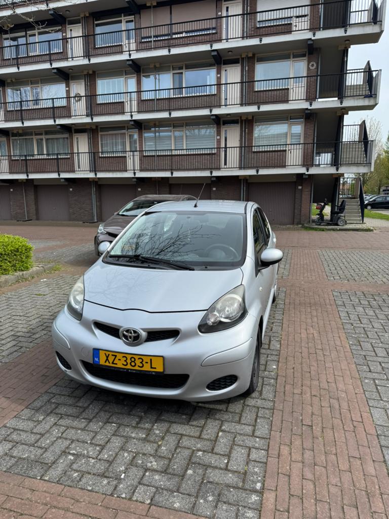 Toyota Aygo 1.0 airco elek ramen. 12V Vvt-i 5DRS 2009 Grijs, Voorwielaandrijving, Stof, 4 stoelen, 68 pk