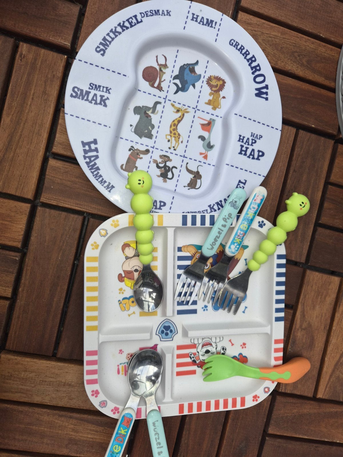 Kinder eetset: borden en bestek (Woezel & Pip, Paw Patrol), Kunststof, Gebruikt, Overige merken, Ophalen of Verzenden