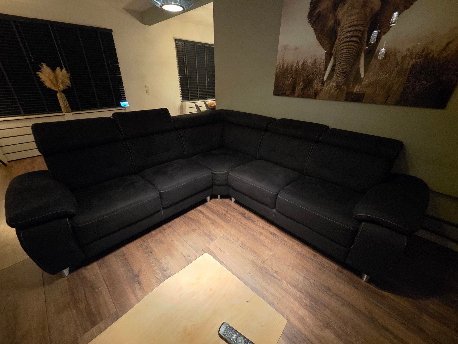 Comfortabele hoekbank met klein scheurtje, Huis en Inrichting, Ophalen, 250 tot 300 cm, Gebruikt, 100 tot 125 cm