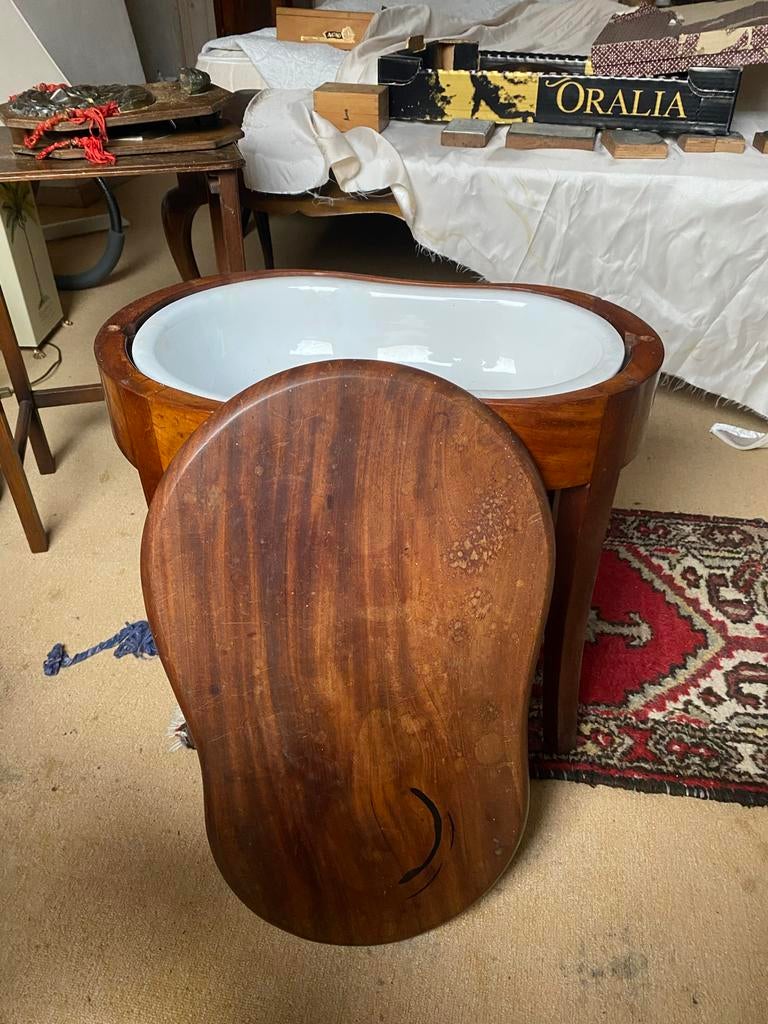 Antieke houten bidets met deksel, Ophalen