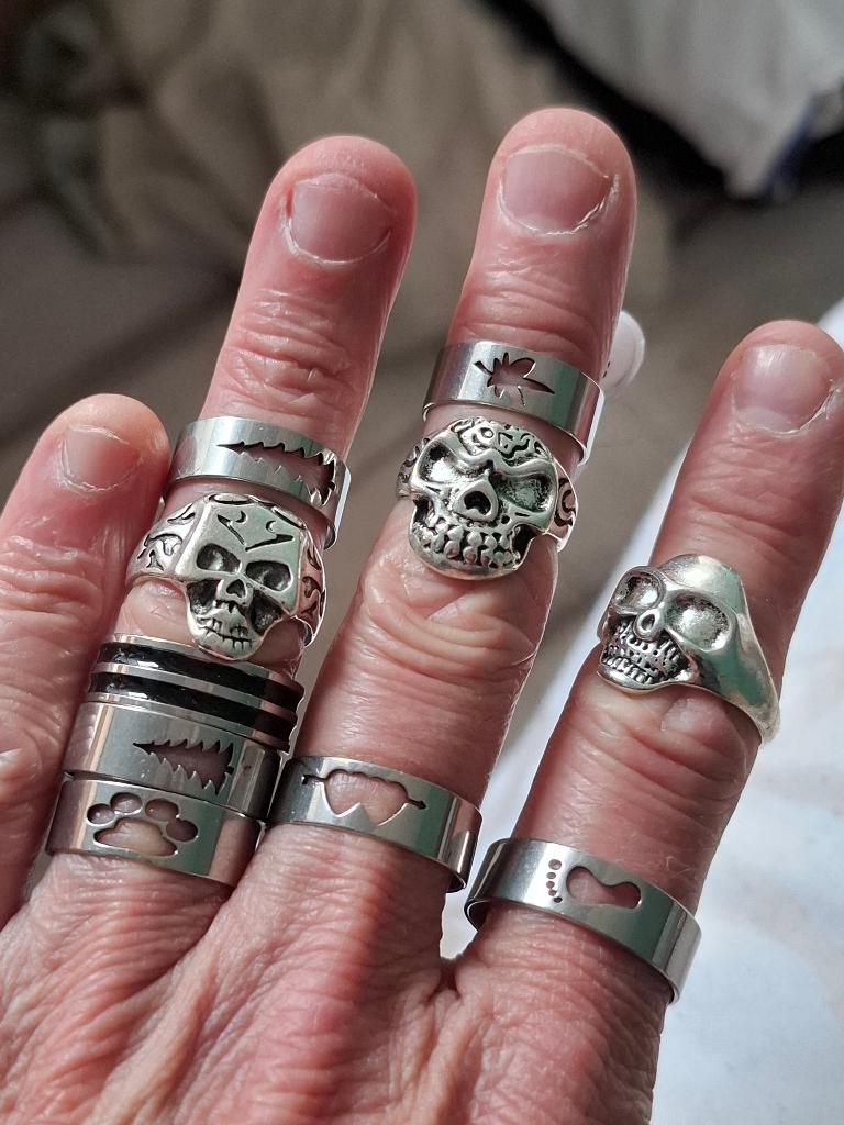 KLeine PARTIJ ringen 3,50 euro, Sieraden, Tassen en Uiterlijk, Oorbellen, Zo goed als nieuw, Overige materialen, Overige kleuren