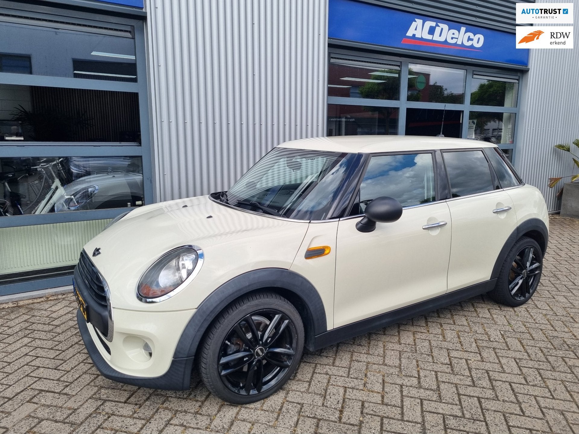 Mini 5-Deurs 1.2 One Business, Auto's, Voorwielaandrijving, Stof, Gebruikt, 1198 cc