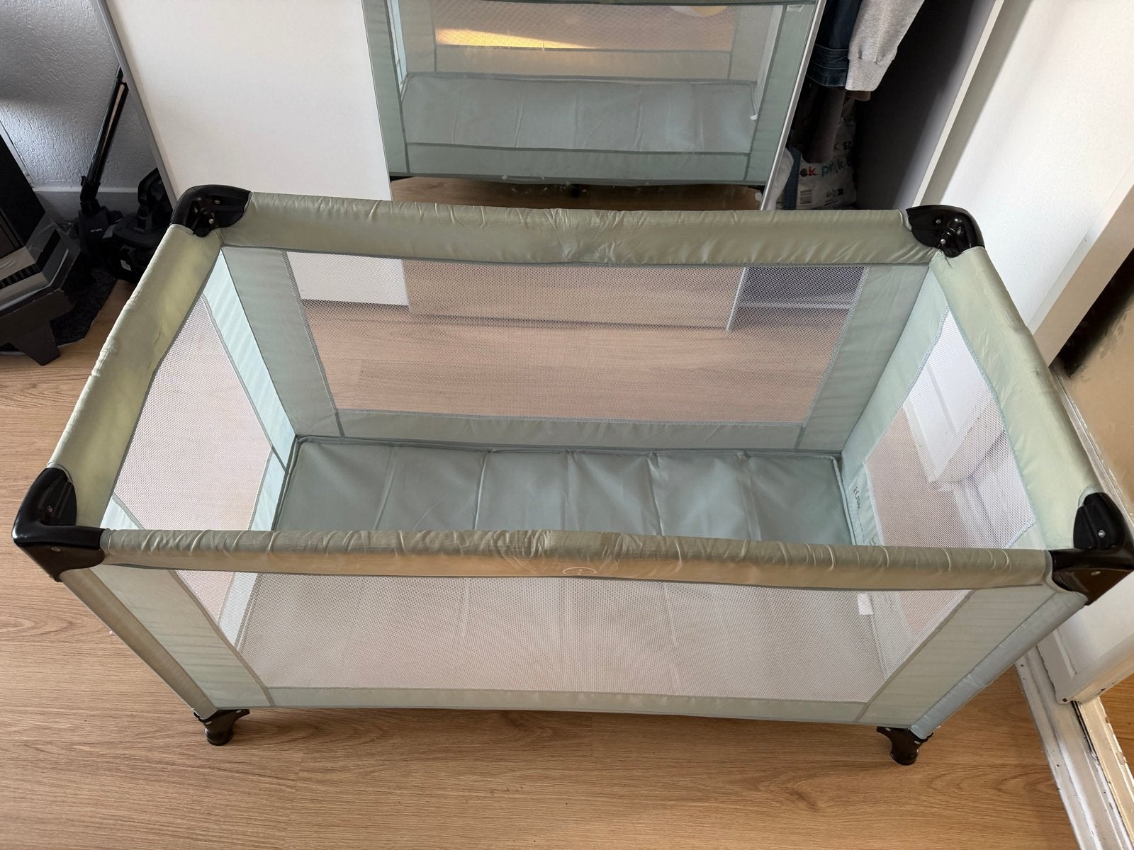 Handige opvouwbare box voor baby's en peuters, Ophalen of Verzenden, Gebruikt, Rechthoekig
