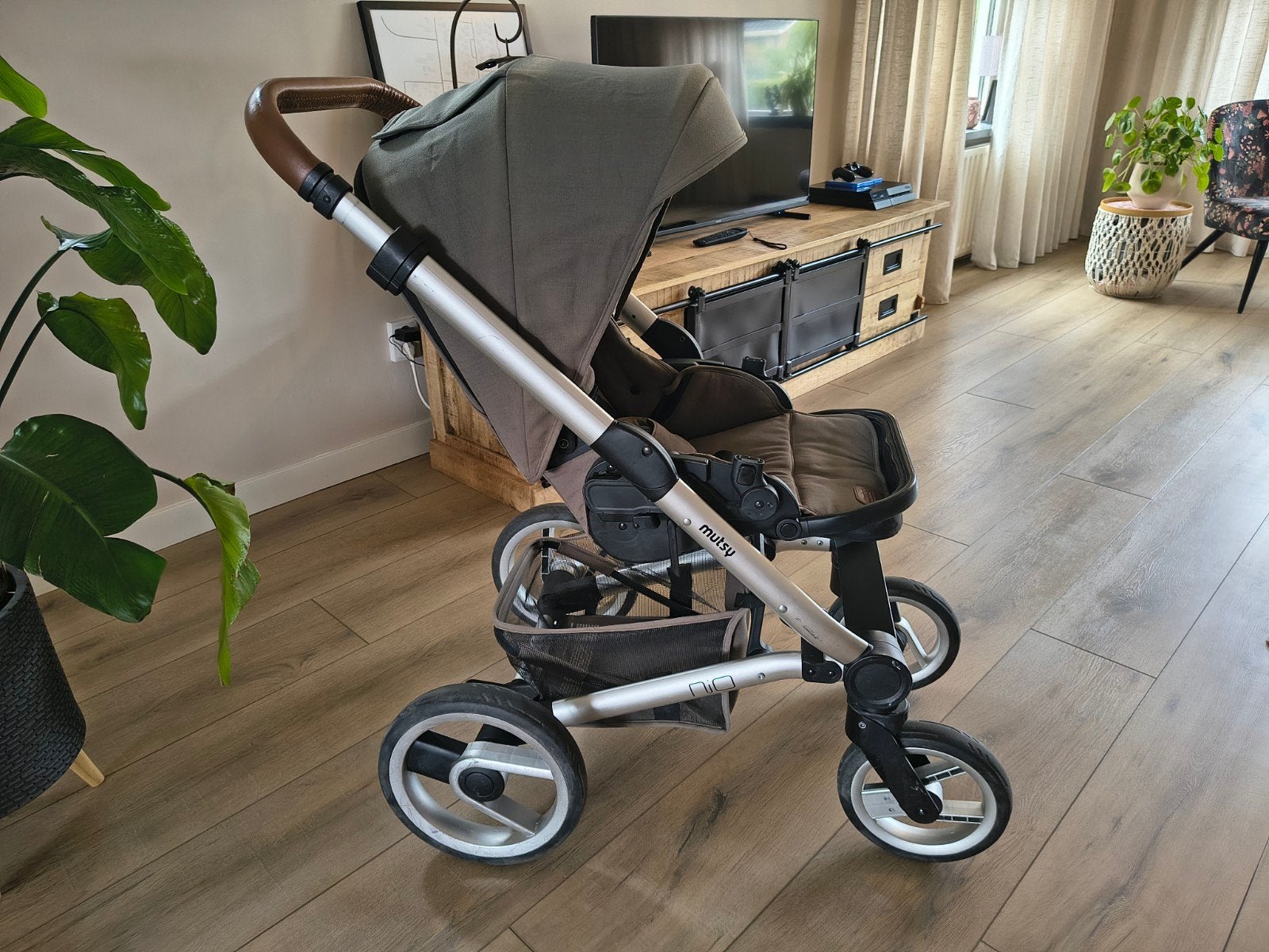 Mutsy Nio kinderwagen met accessoires - gebruikt, Ophalen, Gebruikt, Mutsy
