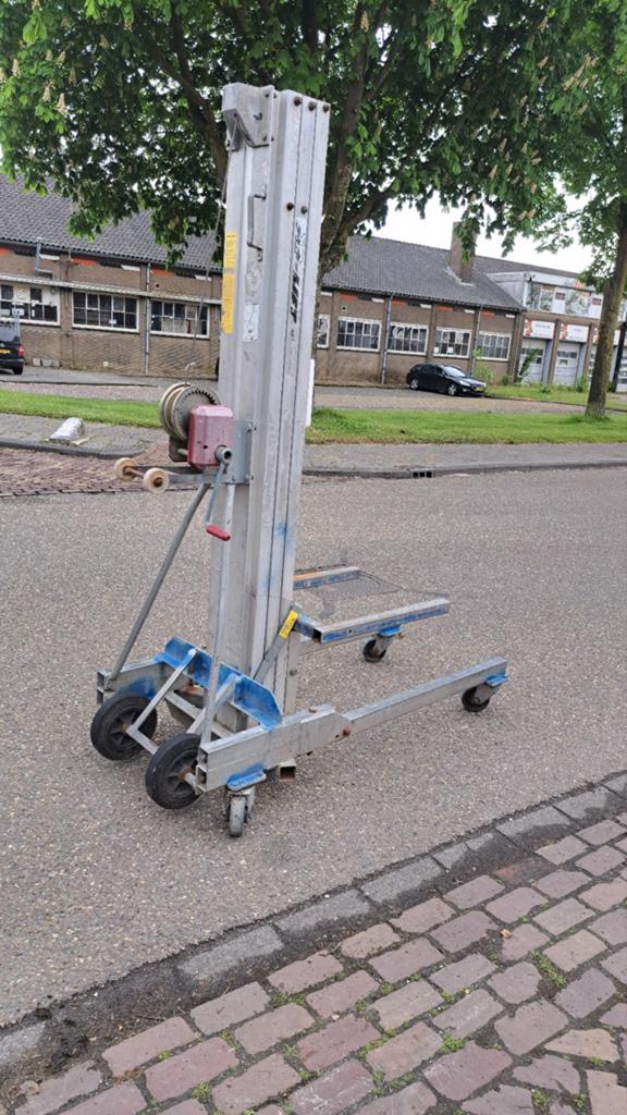 Te koop alpp kanaallift 300 kg tillen, Doe-het-zelf en Verbouw, Steigers, Overige typen, 5 meter of hoger, Alpp, Ophalen of Verzenden