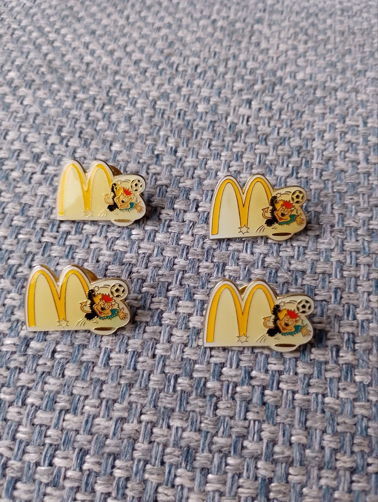 McDonald's Benelucky Pin Collectie (4 stuks), Verzamelen, Speldjes, Pins en Buttons, Ophalen of Verzenden, Zo goed als nieuw, Sport
