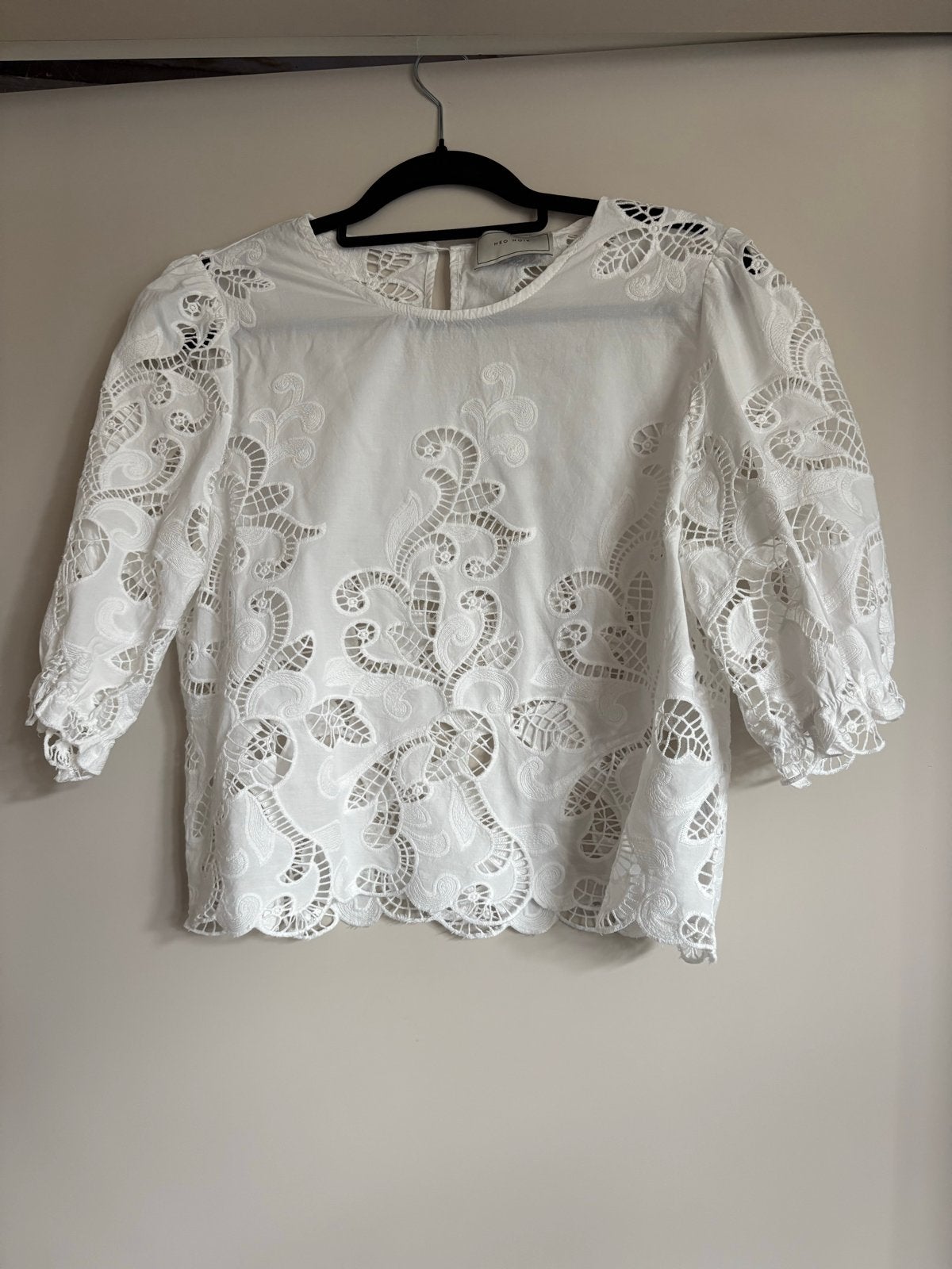 Neo Noir Witte Blouse met Broderie  maat 40, Kleding | Dames, Ophalen of Verzenden, Zo goed als nieuw, Maat 38/40 (M), Wit