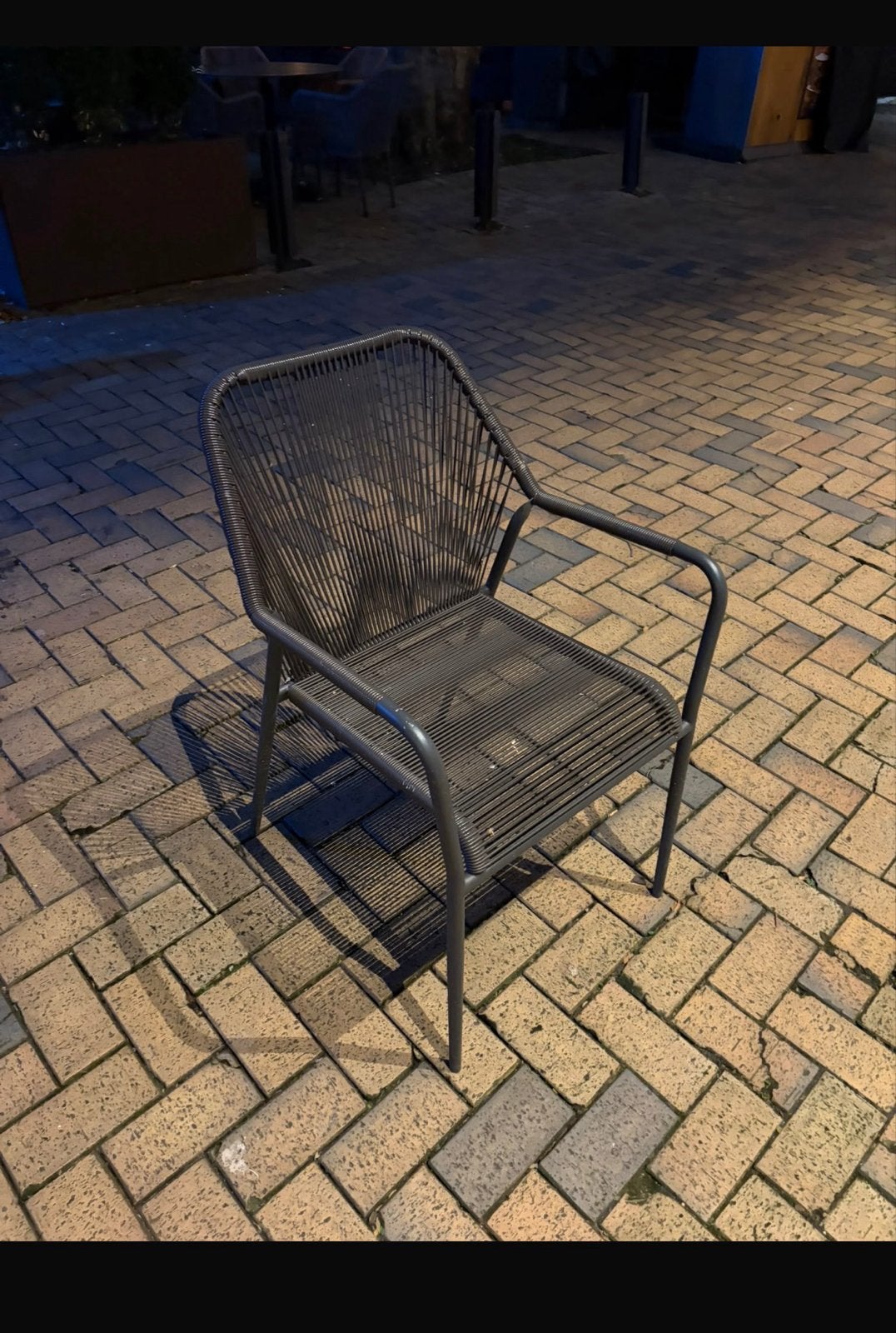 Stijlvolle hoge stoel en lage stoel