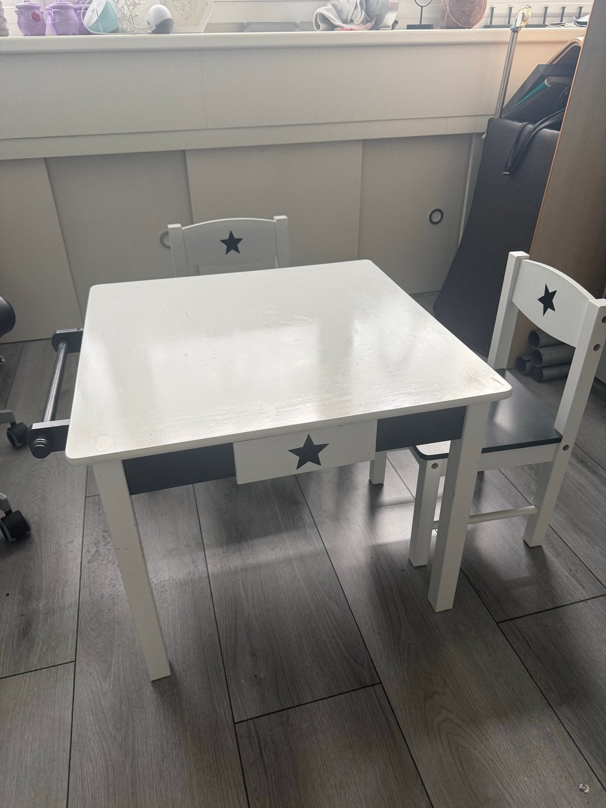 Kindertafelmet stoeltjes, Kinderen en Baby's, Kinderkamer | Tafels en Stoelen, Ophalen, Gebruikt, Tafel(s) en Stoel(en)