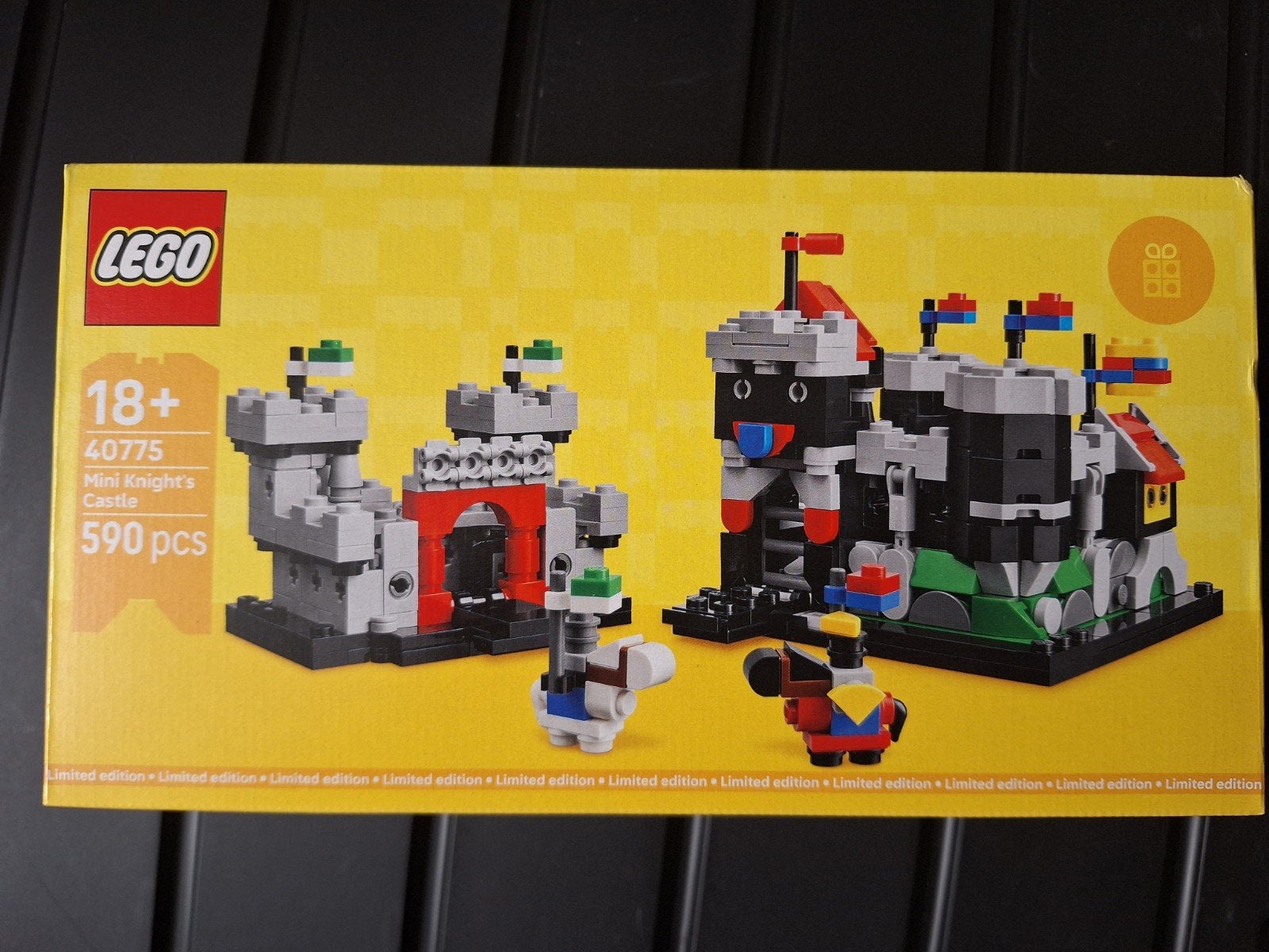 Lego GWP Limited Edition 40775 Mini Knight's Castle, Lego, Nieuw, Ophalen of Verzenden, Castle