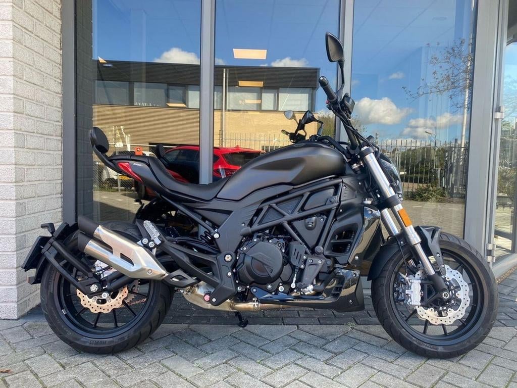 Benelli 502C (bj 2025), 2 cilinders, Onbekend, Benelli, Onbekend