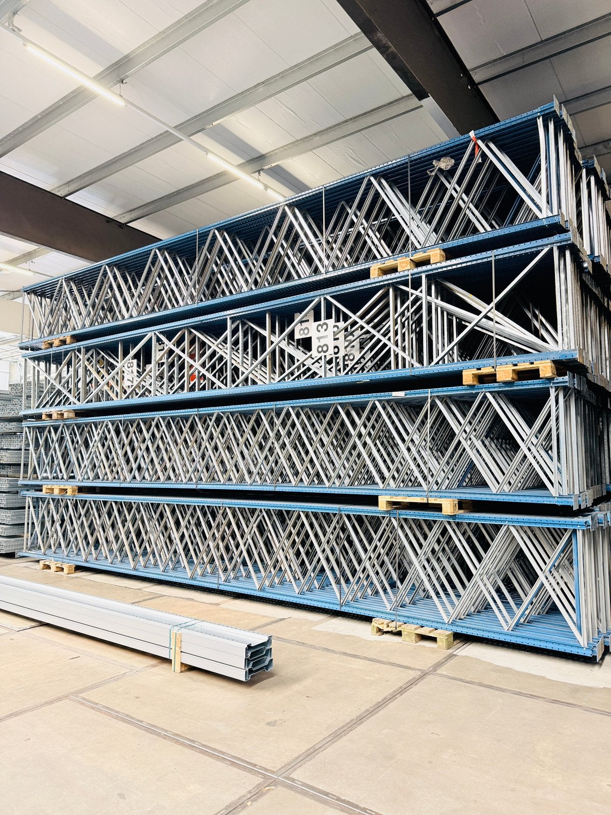 Grote partij gebruikt Polypal palletstelling 9,2 m Hoog 3Ton, Ophalen of Verzenden