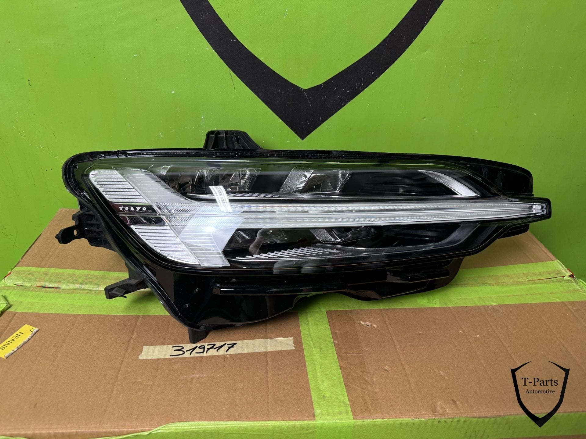 rechts koplamp VOLVO V60 S60 VOLLEDIG LED LHD 18- 32338997 m, Gebruikt, Gunnar Engellaus vag 8
405 31  Gothenburg, SE, Info@volvocars.com