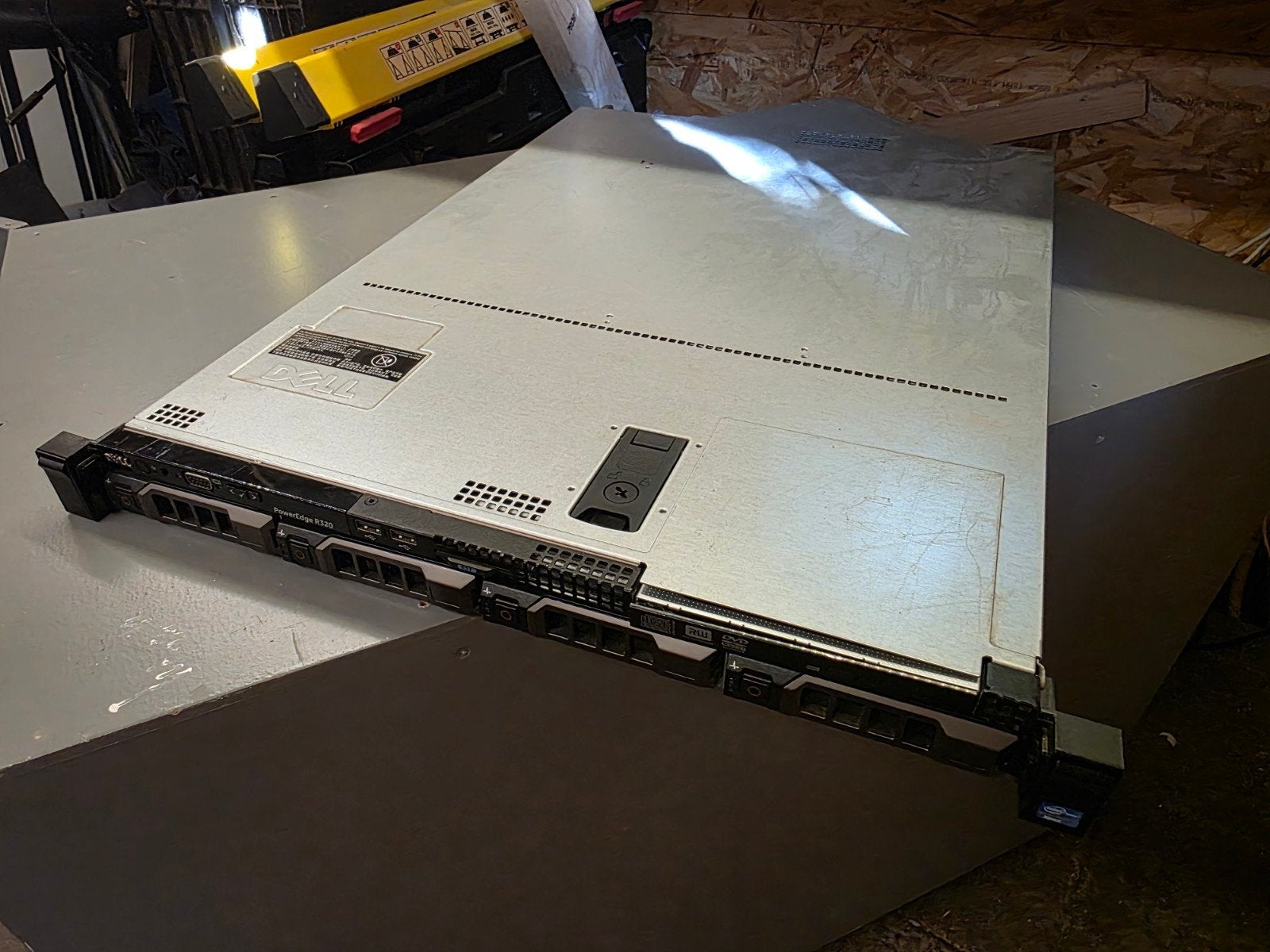 Dell PowerEdge R320 Server - SSD, iDRAC, 4x 1Gb NIC (m2452993429 ...