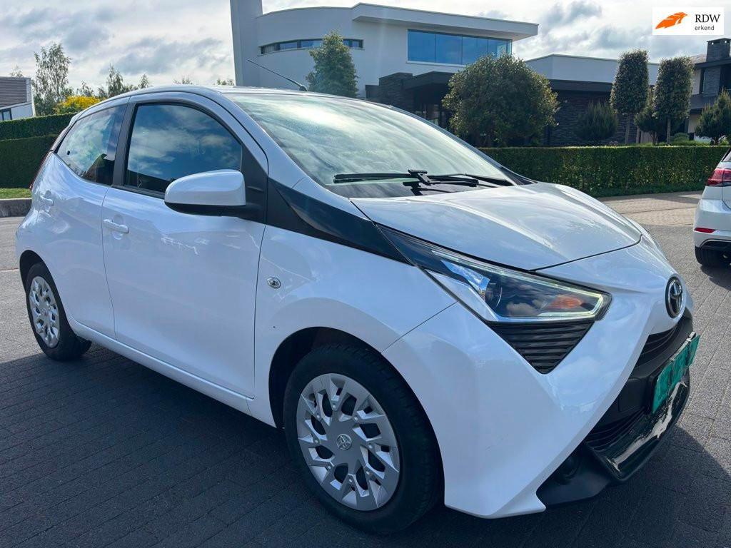 Toyota Aygo X 1.0 VVT-i MT airco 46000 km a.p.k 2028, Stof, Gebruikt, Zwart, 4 stoelen