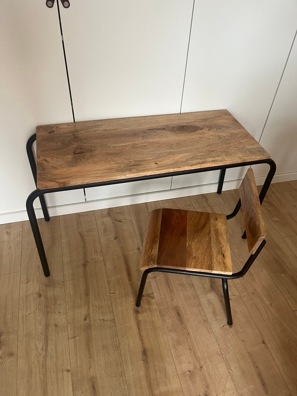 KidsDepot bureau / tafel en stoel, Kinderen en Baby's, Ophalen, Zo goed als nieuw, Tafel(s) en Stoel(en)