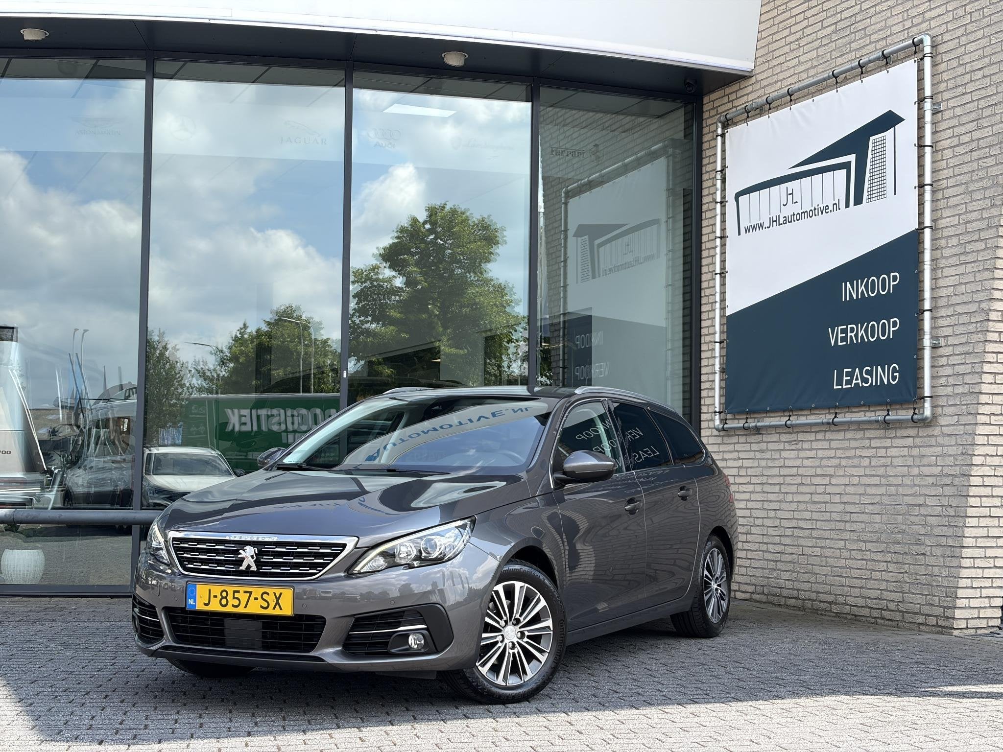 Peugeot 308 SW 1.2 Premium*NAVI*ACC*HAAK*CAM*ECC*KEYLESS*CAR, Auto's, Voorwielaandrijving, Gebruikt, Euro 6, 1199 cc