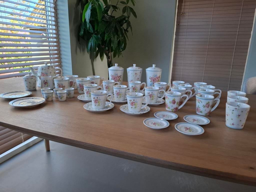 Jet ter Steege "Zarah" servies - Compleet theeservies, Huis en Inrichting, Keuken | Servies, Ophalen, Zo goed als nieuw, Overige stijlen