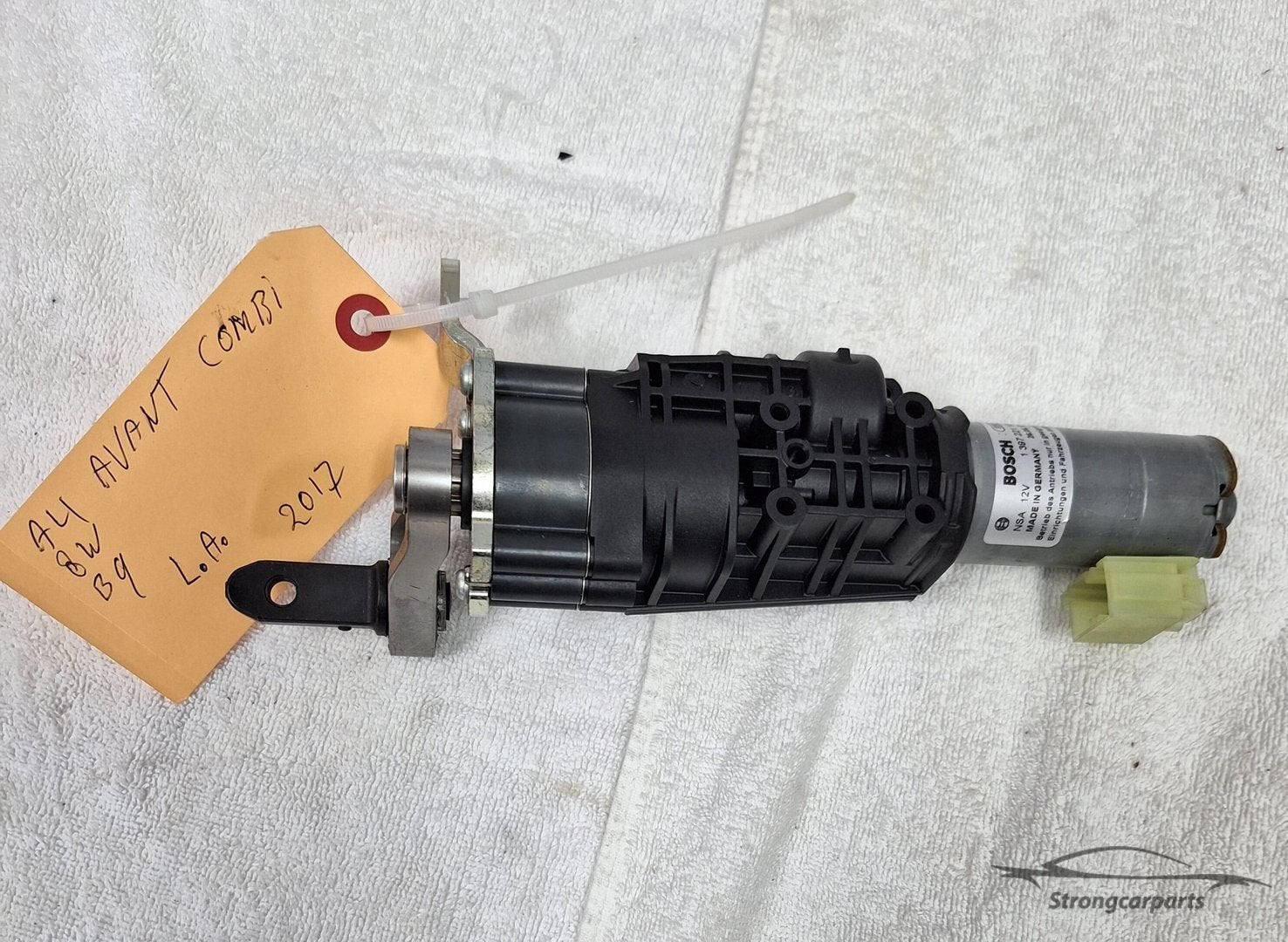 Audi A4 8W B9 Avant Achterklep Motor links 8W9827851A, Gebruikt, -, -, -