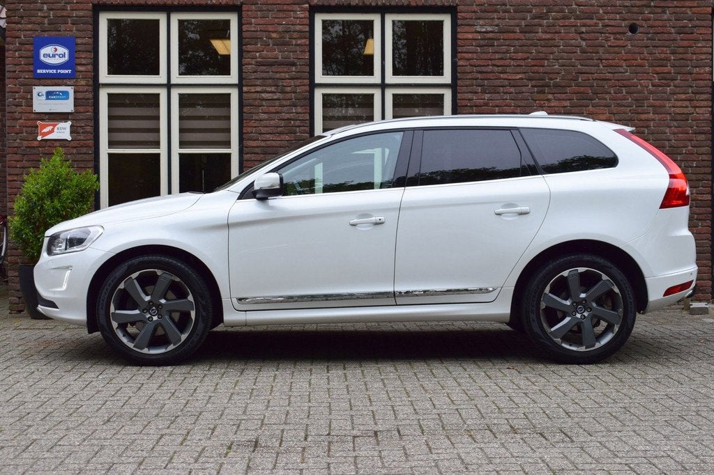 Volvo XC60 2.0 T5 Aut. Summum Trekhaak | Panoramadak | Camer, Automatische klimaatregeling, 15 km/l, Gebruikt, 4 cilinders