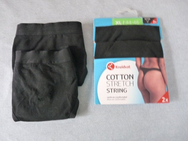 4 zwarte strings . mt 44 /46  XL  Nieuw Merk  Kruidvat , Kleding | Dames, Kruidvat, Ophalen of Verzenden, Zwart, Slip