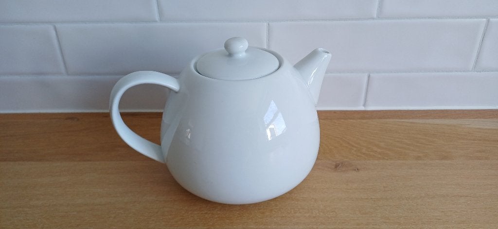 Theepot, wit, Hema, vaatwasserbestendig, z.g.a.n., Huis en Inrichting, Theepot/fluitketel, Ophalen of Verzenden, Zo goed als nieuw