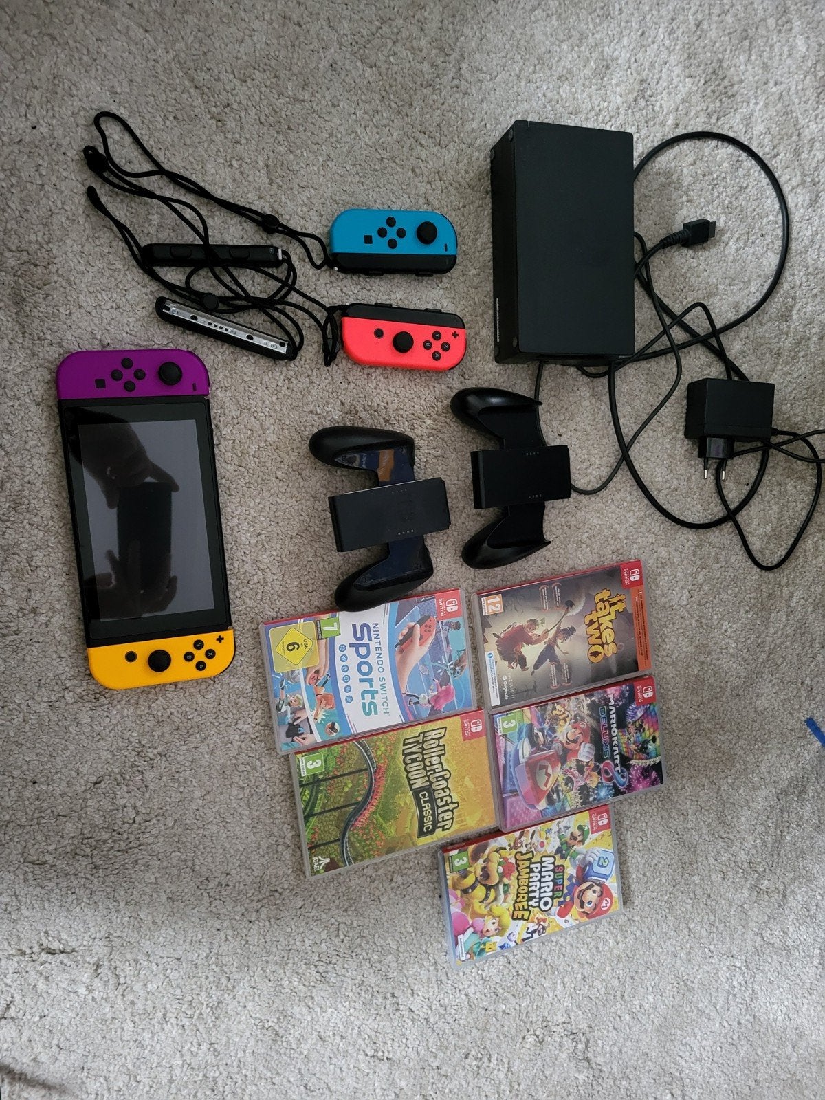 Nintendo Switch met 4 controllers en 5 games, Ophalen of Verzenden, Zo goed als nieuw, Met 2 controllers, Switch Original