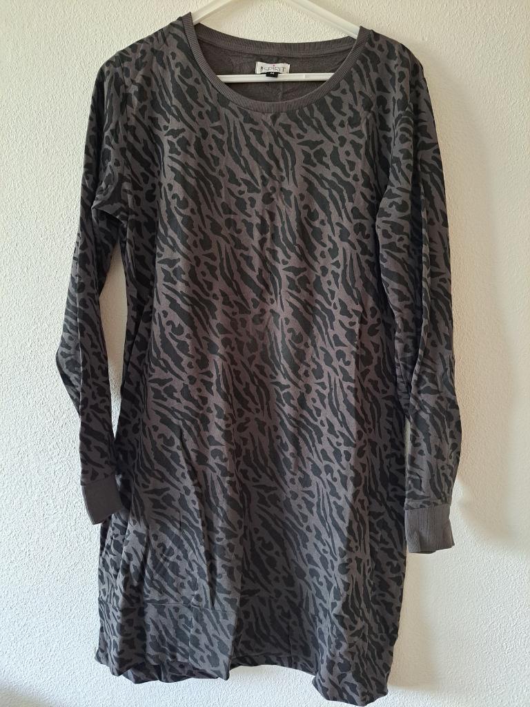 grijze true spirit jurk maat m, Kleding | Dames, Maat 38/40 (M), Ophalen of Verzenden, Knielengte, Grijs